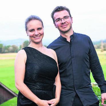 Freundschaften feiern - Julia Fischer und Benjamin Nyffenegger teilen sich die künstlerische Leitung. Bild: zg