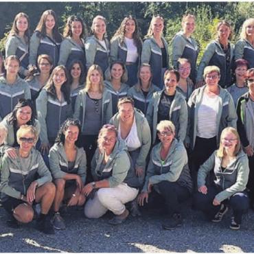 Sprung in den Bodensee - Das Jubiläum gebührend gefeiert – 40 Turnerinnen nahmen an der zweitägigen Reise teil.