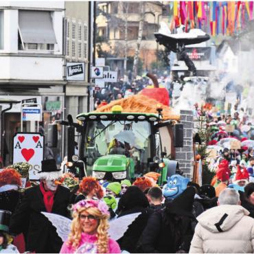 Wer schreitet durch Regen und Wind - Mit der guten Stimmung am Kinderumzug steigt die Vorfreude auf den grossen Umzug am Sonntag. Bilder: Monica Rast
