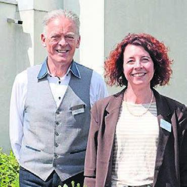 Es war ihm eine grosse Ehre - Marcel Lanz mit seiner Nachfolgerin Andrea Beetschen Schaad.