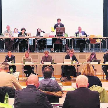 «Müssen politisches Zeichen setzen» - Der Gemeinderat musste von den bürgerlichen Kräften heftige Kritik einstecken, das linke Lager zeigte hingegen Verständnis für die Regierung. Bilder: Stefan Sprenger