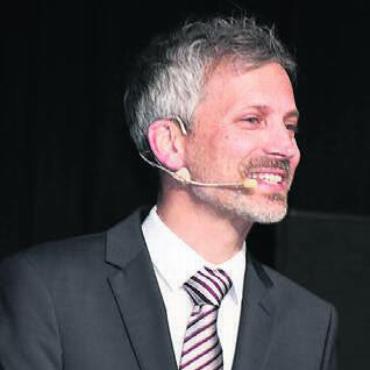 Unbedingt neugierig bleiben - Kanti-Rektor Matthias Angst: «Alle haben es geschafft.»