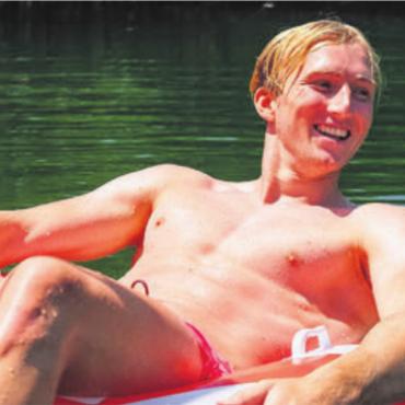 Neuer Wettbewerb in und am Wasser - Während des Anlasses hat man die Gelegenheit, sich mit Andri Ragettli zu messen. Bild: zg