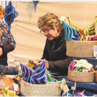 Bremgarten verzaubert - Die passende Kerze schon gefunden? Am Christchindli-Märt gab es an den Marktständen viel zu entdecken.