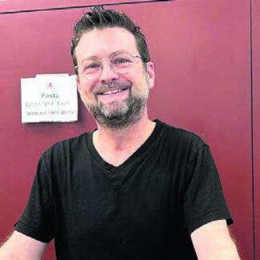 Richner ist neuerdings auch Beizer in Davos - Gastro-Profi Jann Hoffmann.