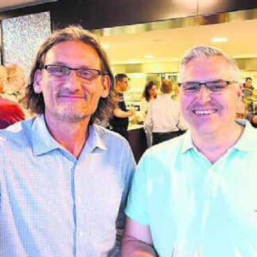 Mehr als eine klassische Spedition - André Hoffmann (rechts), neuer Präsident des HGVV, und Marco Haller, der das Unternehmen in Villmergen leitet.