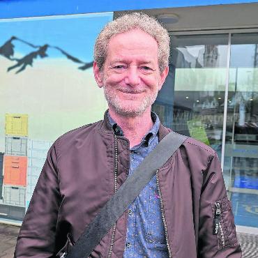 Abgang des Treusten - Vor 50 Jahren betrat Urs Brun die Räumlichkeiten des Industriebetriebs in der Bremgarter Unterstadt in Begleitung seines Vaters zum ersten Mal und unterschrieb seinen Lehrvertrag. Damit ging er ein Arbeitsverhältnis ein, das sein ganzes Berufsleben überdauern sollte. Langweilig wurde ihm bei Utz nie. Auch weil sich Brun in all den Jahren immer wieder neu erfinden musste.