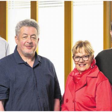 Quer durchs Jahr und musikalische Epochen - Der neue Quersang-Vorstand zusammen mit dem musikalischen Leiter (v. l.): Corina Roeleven, Simon Werren, Eugen Hofer, Monika Kern, Roberto Vacca (Dirigent), Ruth Eichelberger (es fehlt Cécile Kost). Bild: Felix Wey