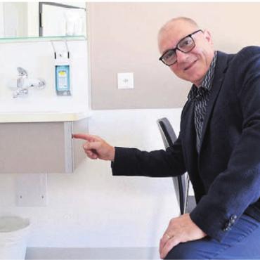 Mehrwert sichtbar gemacht - Planer Kurt Leuppi gefällt vor allem die neue Lavabo-Verkleidung.