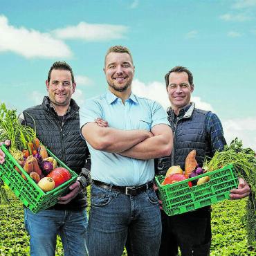 Regionale Stärke im Rampenlicht - Walther Adrian, Schwinger mit Hurni Christian und van der Veer Simon, Produzenten.