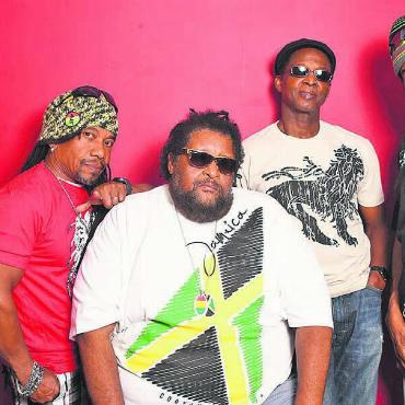 Grosse Party feiern - Mit «Sweat (A La La La La Long)» hatte die jamaikanische Band einen Welthit, später gewann sie einen Grammy. Nun kommt «Inner Circle» am 28. Juni für ein Konzert nach Dottikon. Bildr: pd