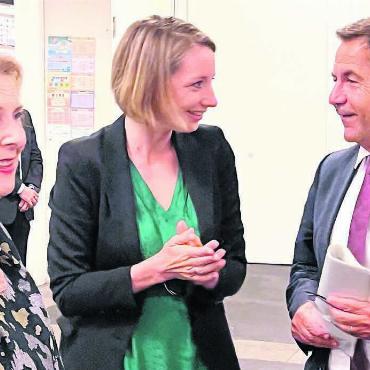 «Unsere Demokratie verteidigen» - Im Gespräch (v. l.): Aargauer Alt-Stände- und Nationalrätin Christine Egerszegi-Obrist, Die-Mitte-Politikerin Christina Bachmann-Roth, Bundeskanzler Walter Thurnherr. Bild: Britta Müller
