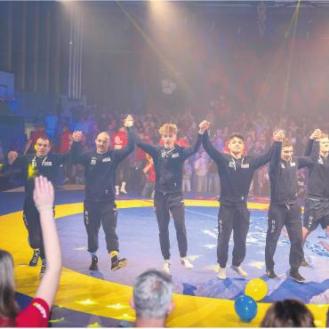Tolle Stimmung, keine Chance - Die RS Freiamt verliert und jubelt dennoch mit den Fans. Bild: sh