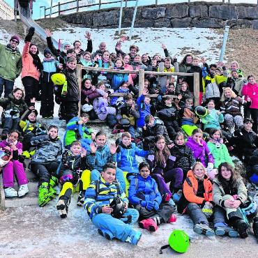Freude am Wintersport - Die Primarschüler genossen die gemeinsame Zeit in Savognin, die wie jedes Jahr viel zu schnell vorbei war. Bild: zg
