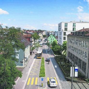 Mit Referendum doch vors Volk - Die Aufwertung und Sanierung der Zentralstrasse (Bild) soll für die Gemeinde Wohlen einen Mehrwert bringen. Vor allem das Zentrum soll aufgewertet werden. Allerdings sehen das die Parteien recht unterschiedlich. Bilder: Archiv