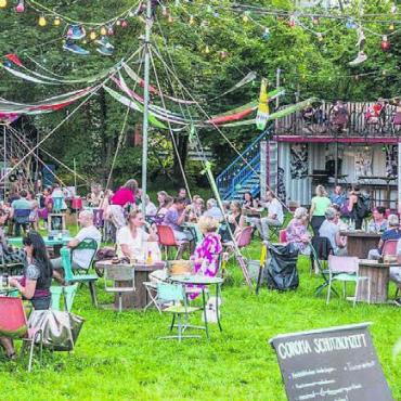 Die «Sommerbar» sichern - Die Mitte-Fraktion möchte, dass die Sommerbar auch während dem Bau der Überbauung der Stach AG aufgestellt werden kann. Bild: Archiv