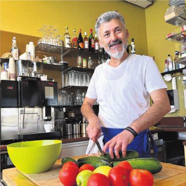 «Ich will in Wohlen bleiben» - Sein Lokal und sein Essen sind beliebt. Doch: Vegano-Chef Turac Aslan will zügeln. Bild: spr
