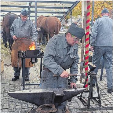 Einzigartig – selbst mit Hudelwetter - Die «Kavallerie-Feldschmitte» ist Motto und Markthighlight gleichermassen.
