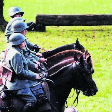 Tradition bewahren - Am Sonntag ist das Kavallerieschwadron 1972 rund um Villmergen unterwegs. Bild: zg
