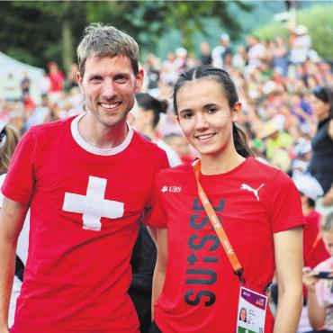 «Es war einfach alles toll» - Mehr als zufrieden: Vereinspräsident und Trainer Florian Schweer mit Seline Büchel in der Slowakei.