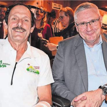 Sogar der Bundesrat gratulierte - Stolz auf das Erreichte: der künftige Alterspräsident Walter Stierli (links) und Kantonalpräsident Andreas Glarner.