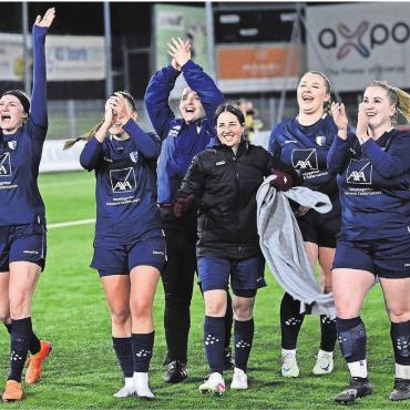 Cup-Welle aus dem Freiamt - Drei Jahre nach ihrem ersten Sieg im Aargauer Cup stehen die Frauen des FC Wohlen wieder im Final. Sie sind eines von insgesamt sieben Freiämter Teams.
Bild: Alexander Wagner