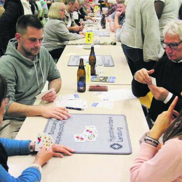 Rundum zufrieden - An 40 Tischen wurde konzentriert und fair gespielt.