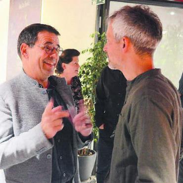 Vor allem die SVP strahlte - Nationalrat Matthias Jauslin überbrachte Parteipräsident und Namensvetter Matthias Angst die Glückwünsche der nationalen Partei.