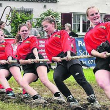 Erfolgreiches Sinser Wochenende - Die Sinser Frauen im Einsatz in Mosnang. Bild: zg