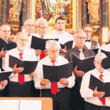 Viel Freude verbreitet - Die «ad hoc singers» sorgten nicht nur musikalisch für ein schönes Bild. Bild: zg