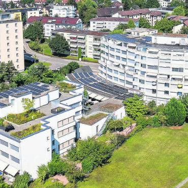 Bewährtes und frischer Wind - Steht auf solider Basis: Das Bifang Wohn- und Pflegezentrum Wohlen ist personell und finanziell sehr gut aufgestellt. Bilder: pd/dm