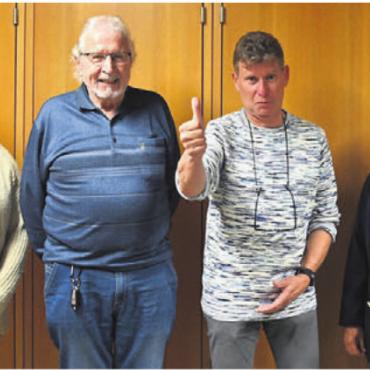 Über 300 Jassbegeisterte - Sie belegten die Spitzenplätze, von links: Annemarie Keusch (5.), Josef Häfliger (1.), Stephan Sidler (2.) und Margrit Sprenger (3.). Es fehlt: Peter Hauenstein (4.). Bild: zg