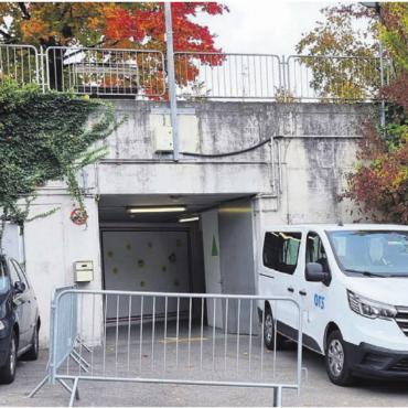 Neuer Höchststand - Der Eingang zur geschützten Operationsstelle in Muri, welche Platz für 130 Personen bietet. Bild: Verena Anna Wigger