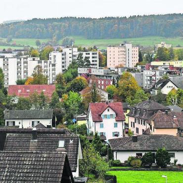 Mit Vernunft in weitere Schieflage - Die Gemeinde Wohlen wird im nächsten Jahr einen Millionenverlust einfahren: Dies ist der Mehrheit des Einwohnerrates lieber, als den Steuerfuss zu erhöhen. Bild: Daniel Marti