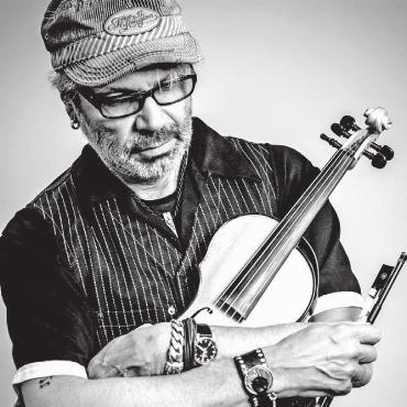Magie und das Echo der Seele - Entfesselte Violine und ein Videoclip mit viel Symbolkraft: Egon Egemann stellt bei seinem neuen Album und Geburtstagsgeschenk die Geige in den Mittelpunkt. Bilder: pd
