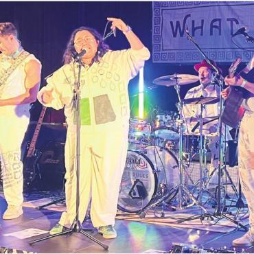 Musikwelten unter einem Dach - Im Chappelehof wurde es ziemlich laut: Die Band What Rules aus Baden spielte gross auf.
Bilder: Walter Minder