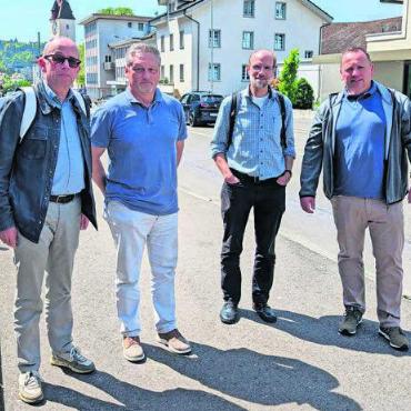 «Eigentlich ein seltenes Glück» - Planen Gemeinsames und freuen sich auf die Zukunftsgestaltung: Mathias Grünenfelder (Stv. CEO der AVA), Thomas Meile (Projektleiter Tiefbau, Kanton Aargau), Oliver Morel (Projektleiter Infrastruktur ÖV, Kanton Aargau) und Stephan Troxler (Stadtrat Bremgarten).
