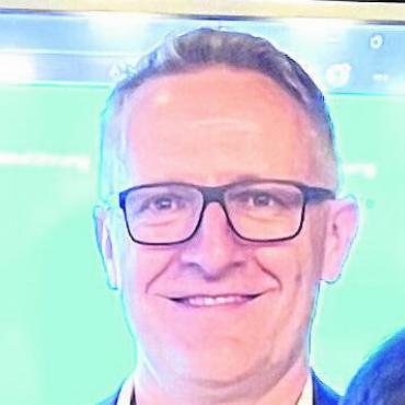 Beratungsangebote sparen Kosten - Erlebte ruhige Versammlung: KESD-Präsident Arsène Perroud. Bild: wam