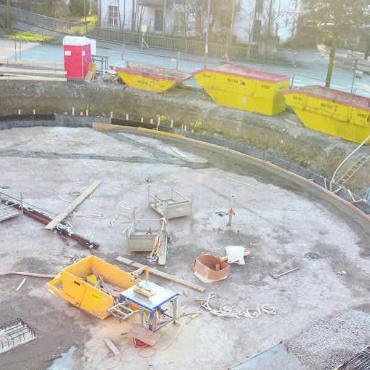Es wächst und wächst - Das Fundament des Gemeindesaals wurde in den letzten Wochen gebaut. Bilder: Roger Wetli