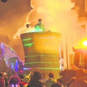 Ein riesiger Haufen mobiler Discos - Die Mösli-Clique aus Fi-Gö sagt klar: «Atomkraft – Jein Danke!» Bilder: Patrick Fischer