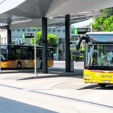 Mehr Postautos ab 10. Dezember - Die Postauto-Linien, die ab Bahnhof Wohlen verkehren, sind besonders von den Fahrplanwechseln betroffen. Bild: pd