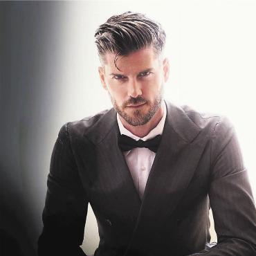 Star in der Glitzerwelt - «Ich musste in eine Welt eintauchen, wo ich ein absoluter Niemand war», sagt der Freiämter Kevin Lütolf. Heute gehört er zu den bekanntesten Männermodels der Schweiz. Ihm folgen zwei Millionen Menschen auf Instagram. Bild: zg