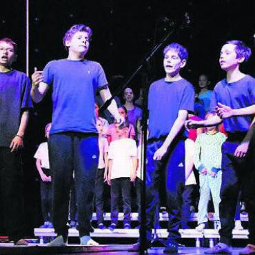 Kiwanis-Kinder- und -Jugendtage - Die Jungs liefern nicht nur musikalisch ab, sondern auch akrobatisch.