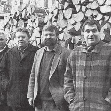 Eine neue Lobby für die Holzenergie - Gründungsvorstand der VHe Freiamt, von links: Josef Schärer, Robert Bannert, Urs Hüsser, Urs Strebel, Erwin Jansen, Roland Hüsser mit Geschäftsführer Stefan Staubli. Bild: Archiv
