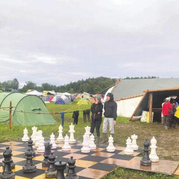 Tanz im Schlamm - Nebst Musik und Tanz bot der Festplatz auch Spiel und Spass.