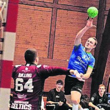 Jetzt kann es nur noch aufwärtsgehen - Ein Tor aus fünf Versuchen: Fabian Brunner beim Abschluss. Bild: ch