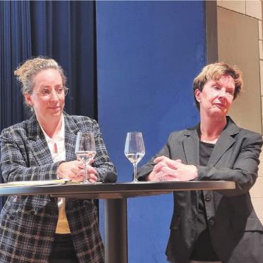 Die grosse Einigkeit - Regula Marthaler und Marlies Laubacher, von links, politisieren laut eigenen Angaben für die Sache. Das hat zu ihrem gemeinsamen Flyer geführt.