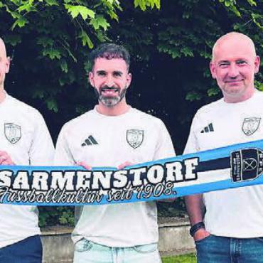 Giampà ist der neue Chef - Der FC Sarmenstorf stellt seinen neuen Trainerstaff für das 3.-Liga-Team vor. Von links: Manuel Schmid (Leiter Sport), Sandro Durante (Co-Trainer), Luca Giampà (Trainer), Markus Bitzi (Torhütertrainer), Tobias Furrer (Präsident). Bild: zg
