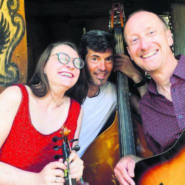 Fiddle, Gitarre und Kontrabass