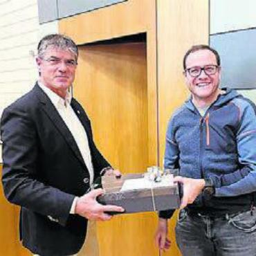 Zwei Personen verabschiedet - Verabschiedung von Heinz Meyer Bild: wam